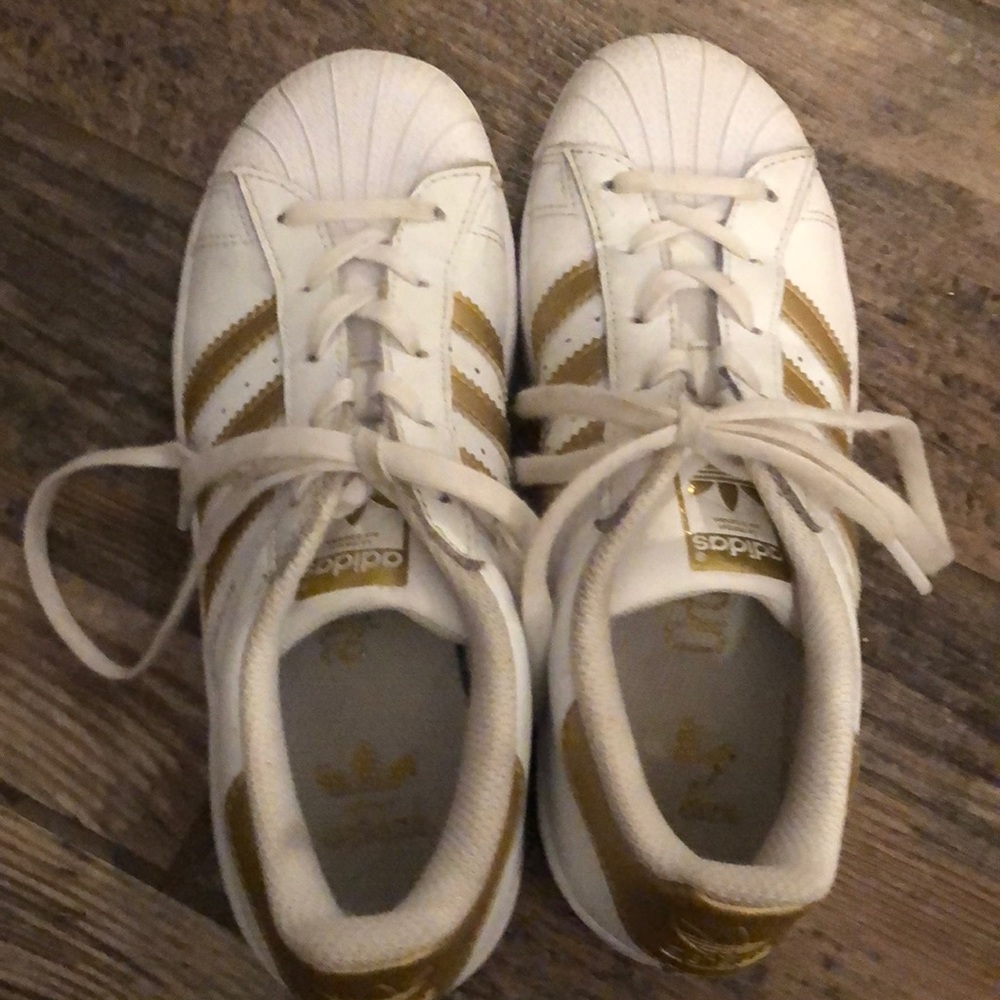 Gold superstar adidas